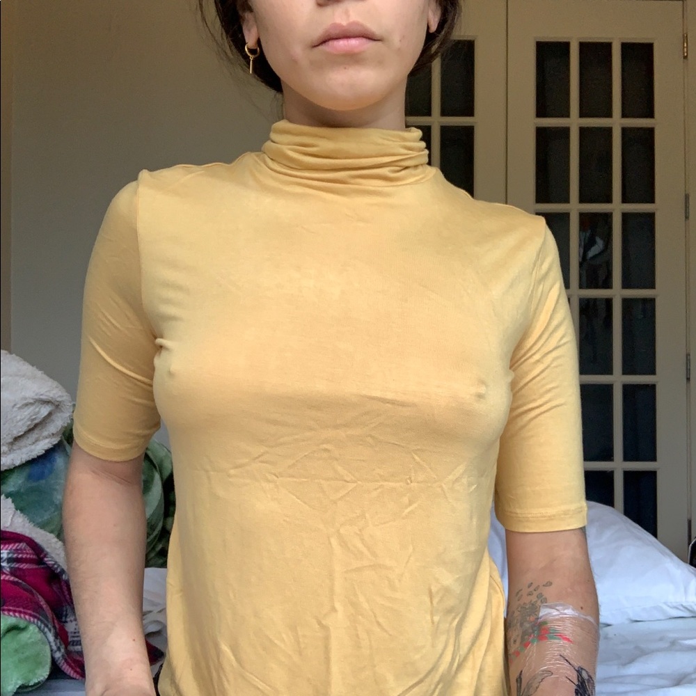 Turtle neck Tee
